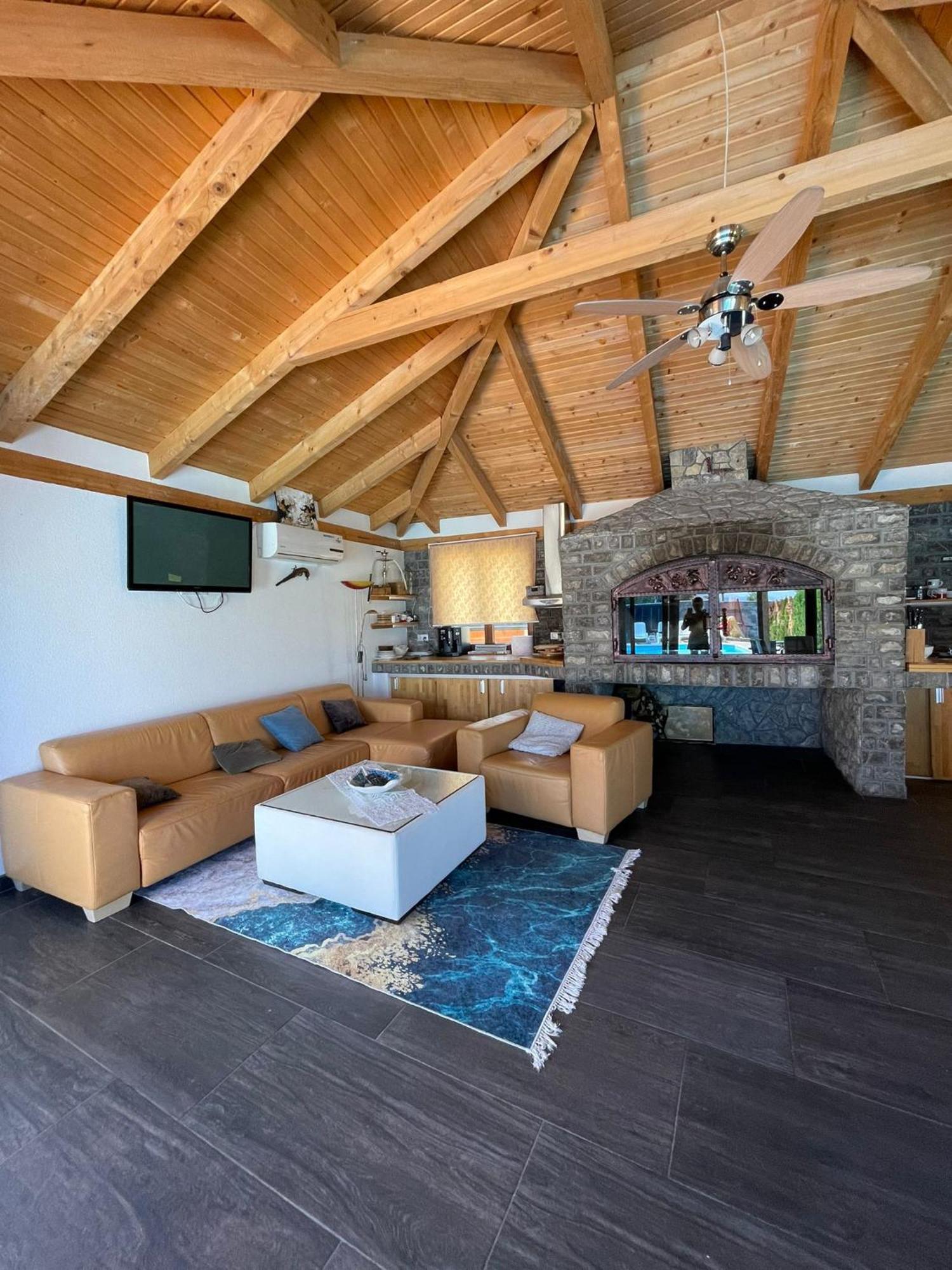 Villa De Luxe Bihac Bagian luar foto